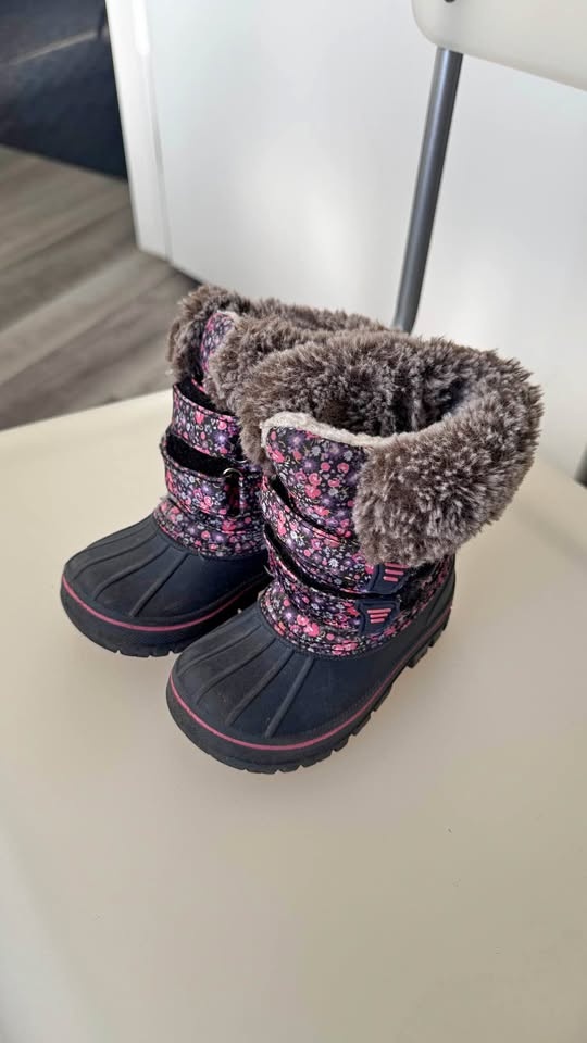 Girls Winter Boots – Floral Pink/Purple/Black – Size 5 (Toddler)
