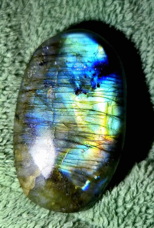Labradorite Crystal