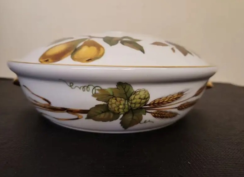 Royal Worcester Evesham Round Casserole w/ Lid - photo 3