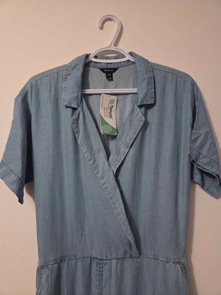 RW&CO. Light Blue Denim Jumpsuit Medium - photo 3