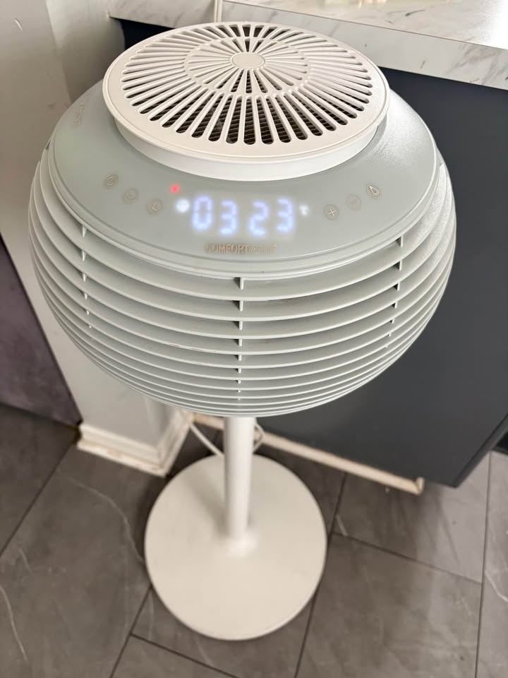 Comfort mate- HEATER, FAN and Light *PRICE FIRM* - photo 2