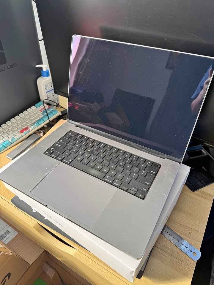 MacBook Pro 16-inch M1 Pro