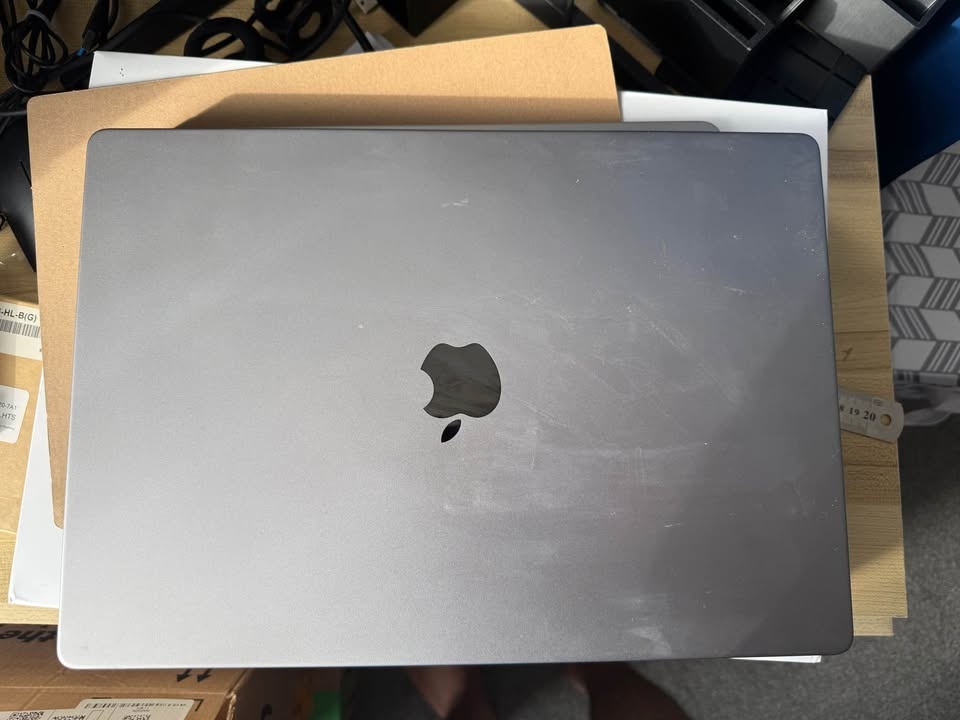 MacBook Pro 16-inch M1 Pro - photo 2
