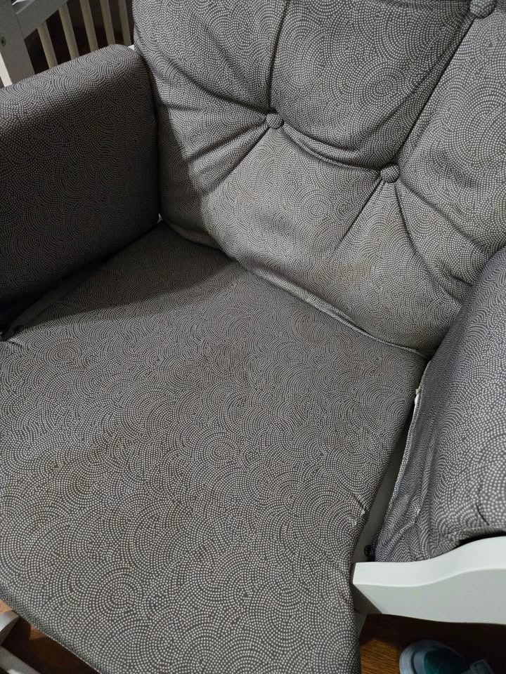 Rocking Chair with Ottoman - photo 4