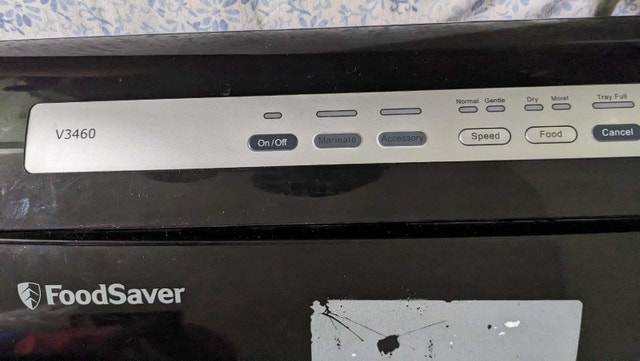 FoodSaver Vacuum Seal Machine V3240 - photo 3