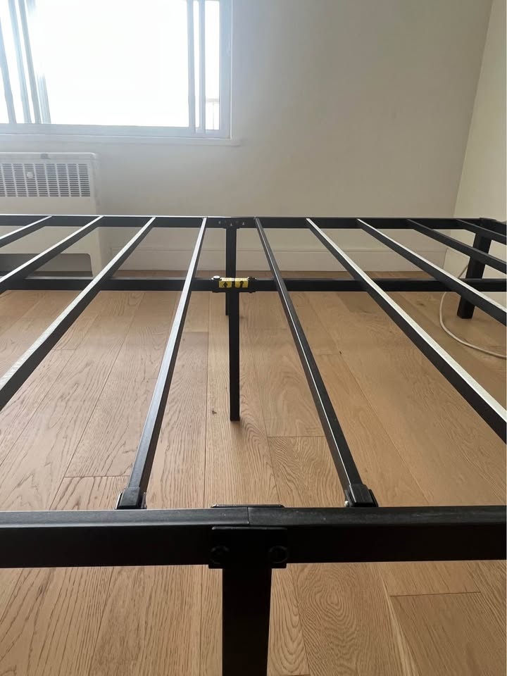 Black Queen Size Minimalist Bed Frame - photo 4