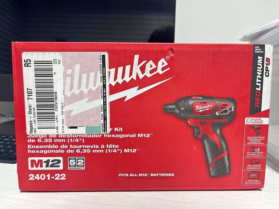 Milwaukee M12 12V Cordless 1/4 in. Hex Screwdriver Kit w/ Batter