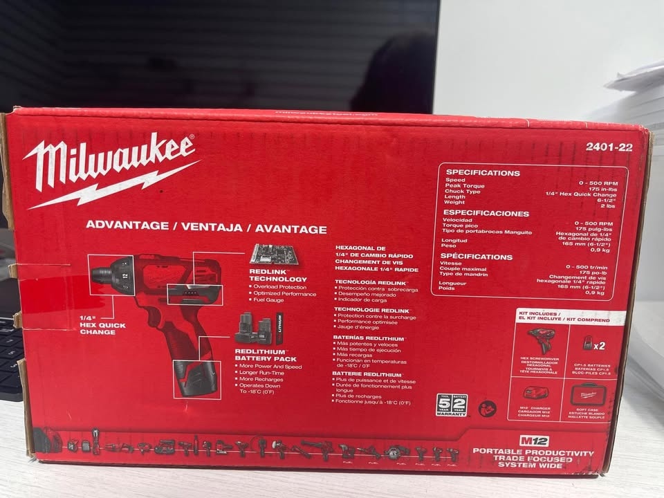 Milwaukee M12 12V Cordless 1/4 in. Hex Screwdriver Kit w/ Batter - photo 2
