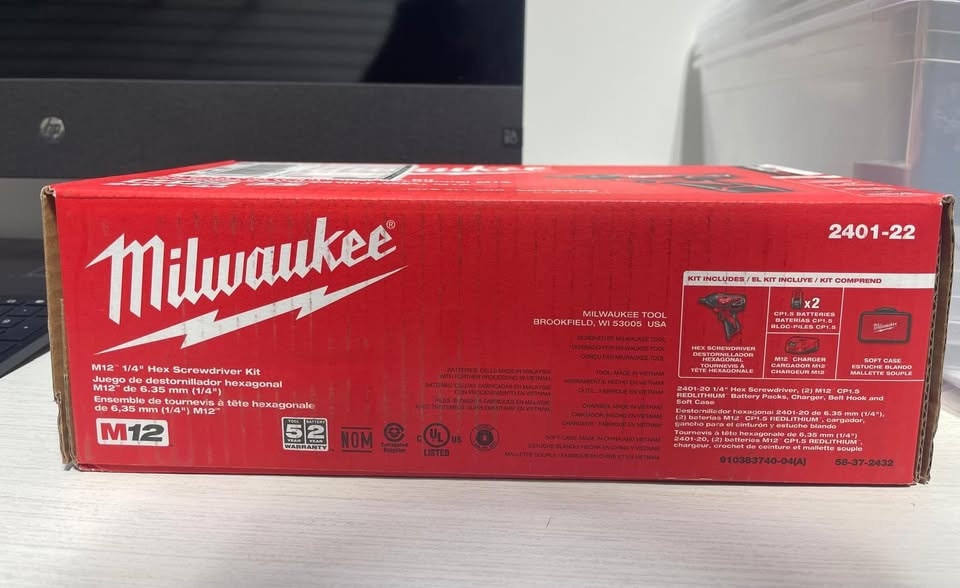 Milwaukee M12 12V Cordless 1/4 in. Hex Screwdriver Kit w/ Batter - photo 3