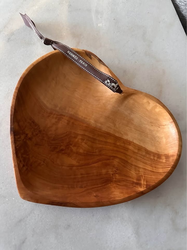 Olive Wood Heart Bowl with authentic Hermes Ribbon - photo 2