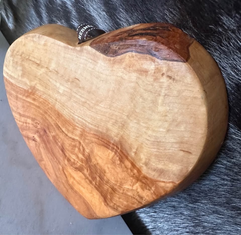 Olive Wood Heart Bowl with authentic Hermes Ribbon - photo 4