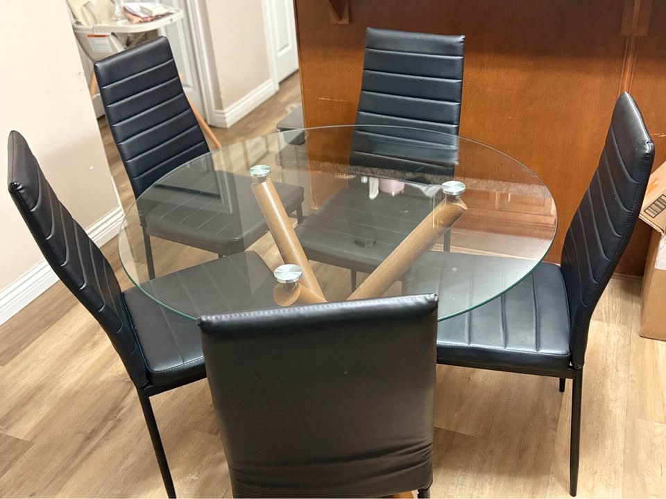 Glass Top Round Dining Table & 5 Chairs - photo 3