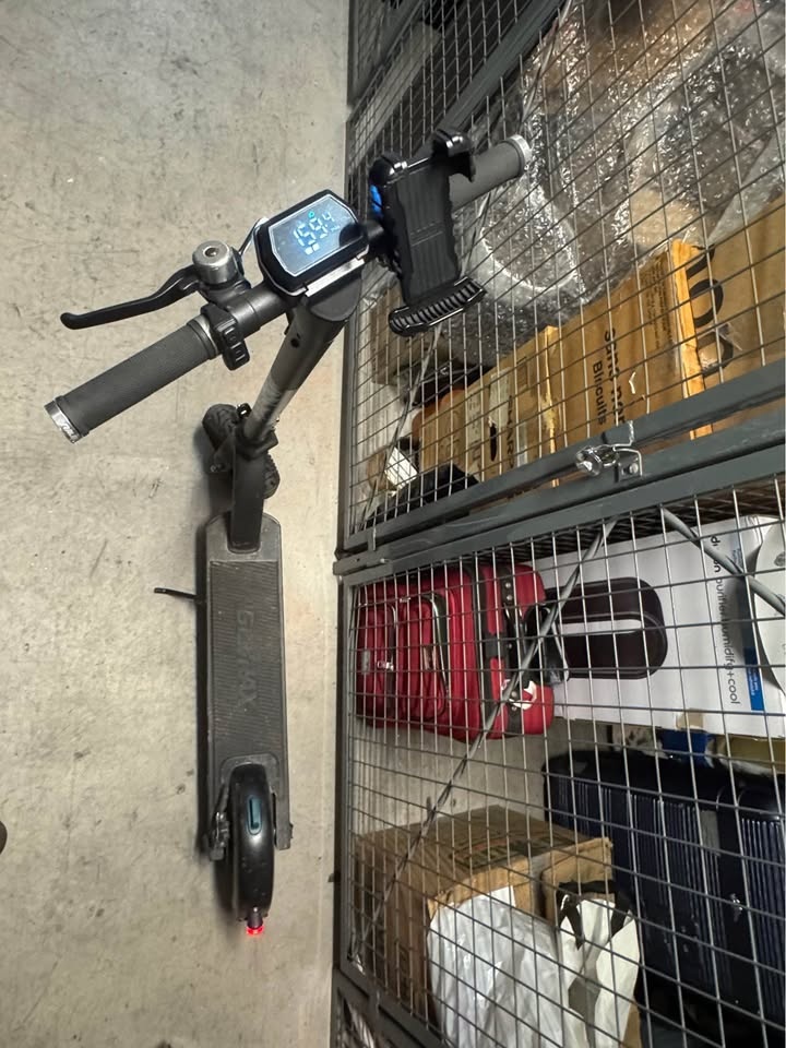 GoTrax Electric Scooter - photo 2