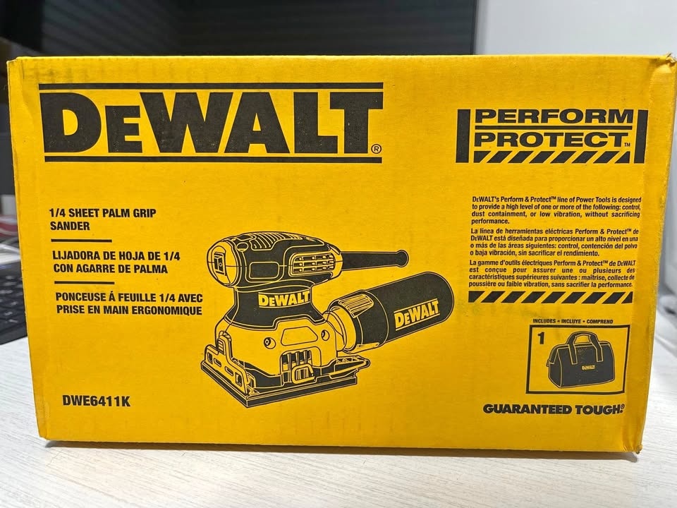 DEWALT 1/4 Sheet Palm Grip Sander Kit DWE6411K