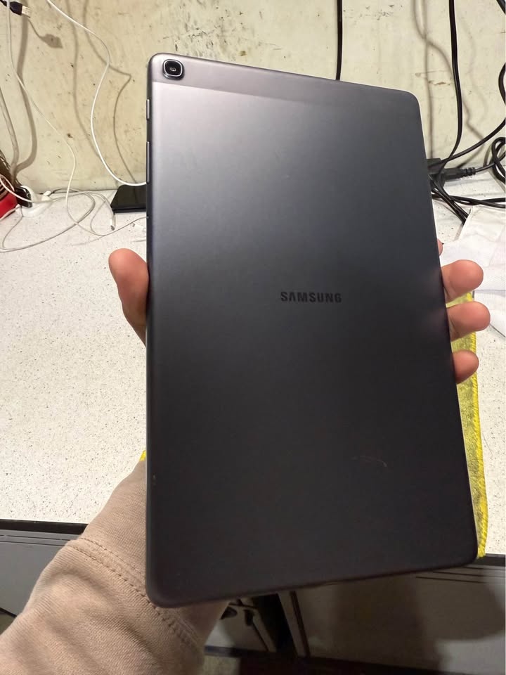 Galaxy Tab A - LIKE NEW - 32GB - photo 3