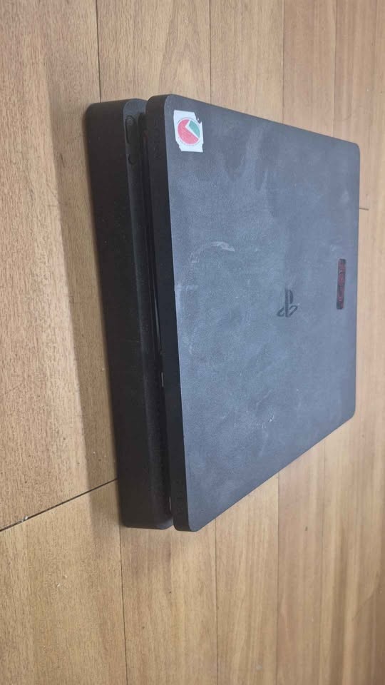 2 PS4s (Broken, 1 Needs Minor Repair) - Both for $40 - photo 3