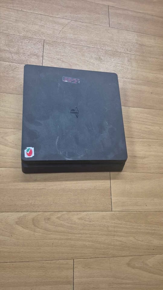2 PS4s (Broken, 1 Needs Minor Repair) - Both for $40 - photo 4