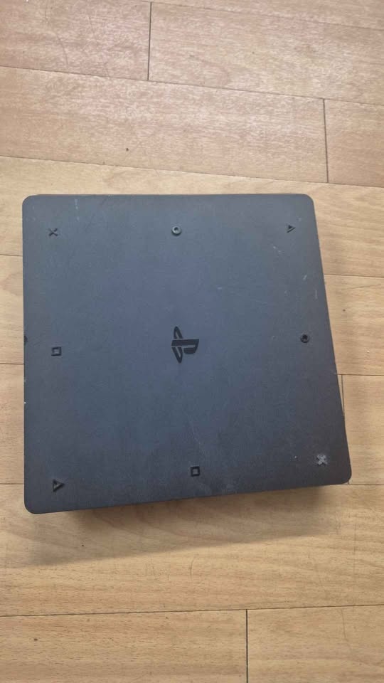 2 PS4s (Broken, 1 Needs Minor Repair) - Both for $40 - photo 5