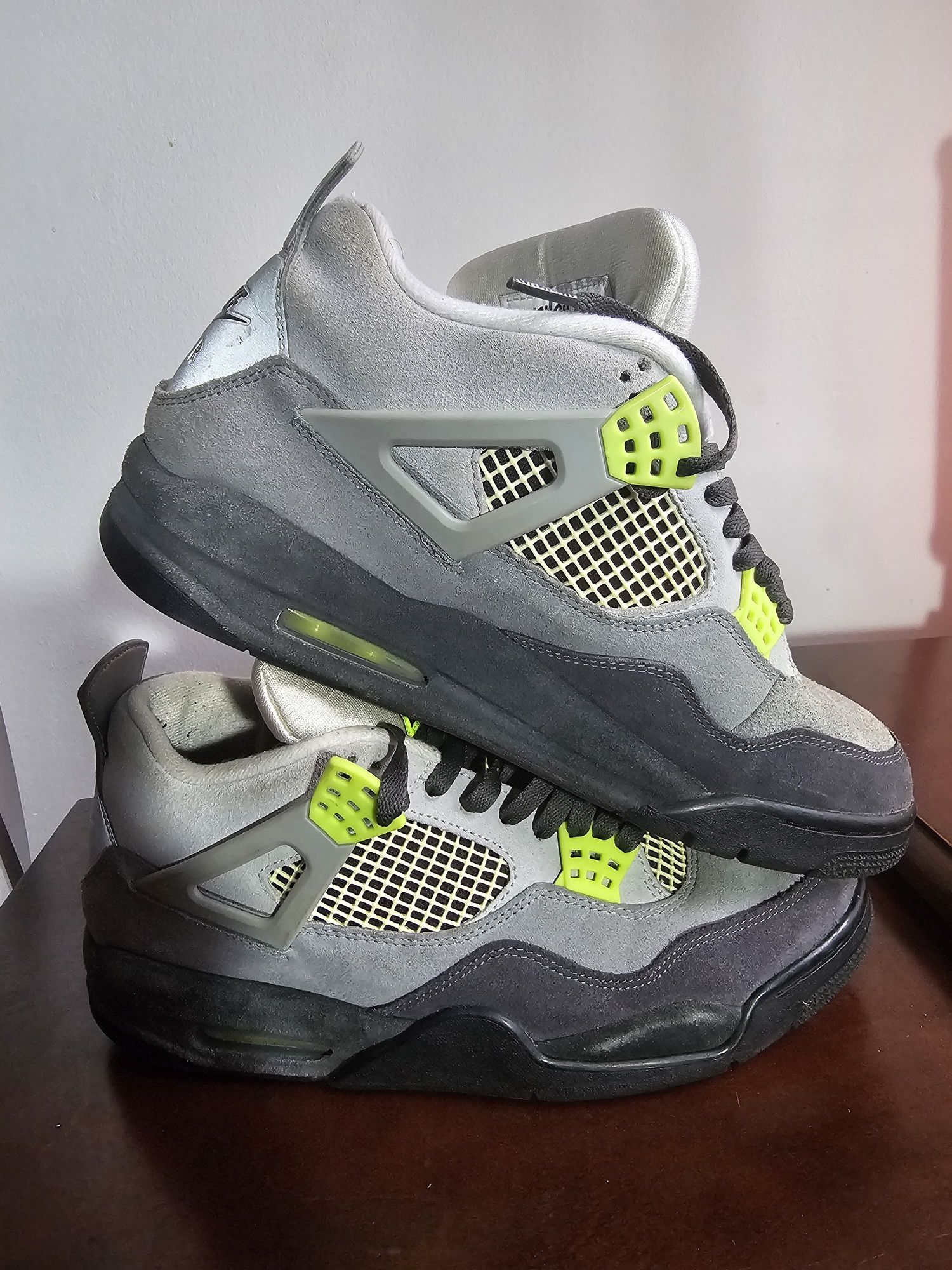 Jordan 4 Size 10.5 - photo 2