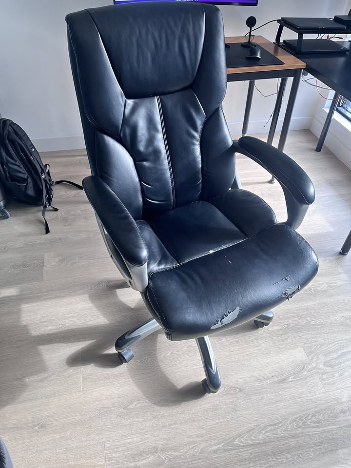 Amazon Basics High-Back Chair