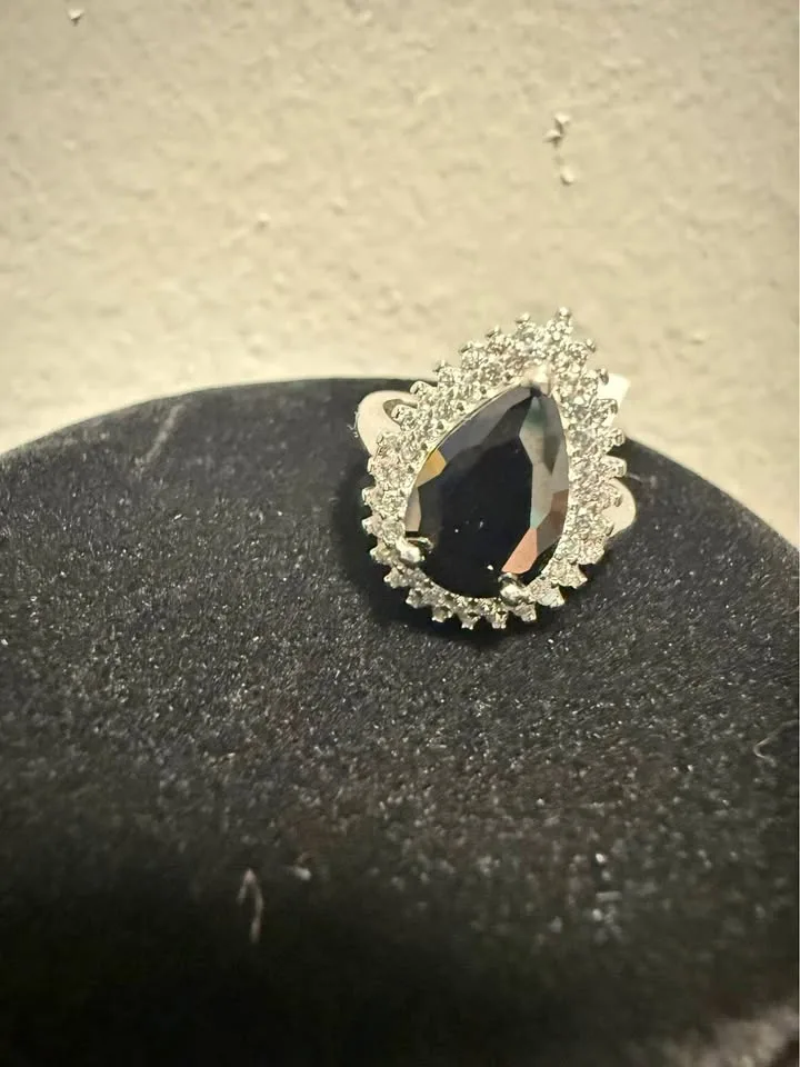 Tear drop ring thumbnail
