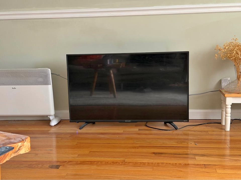 Roku Sharp Smart TV 43”