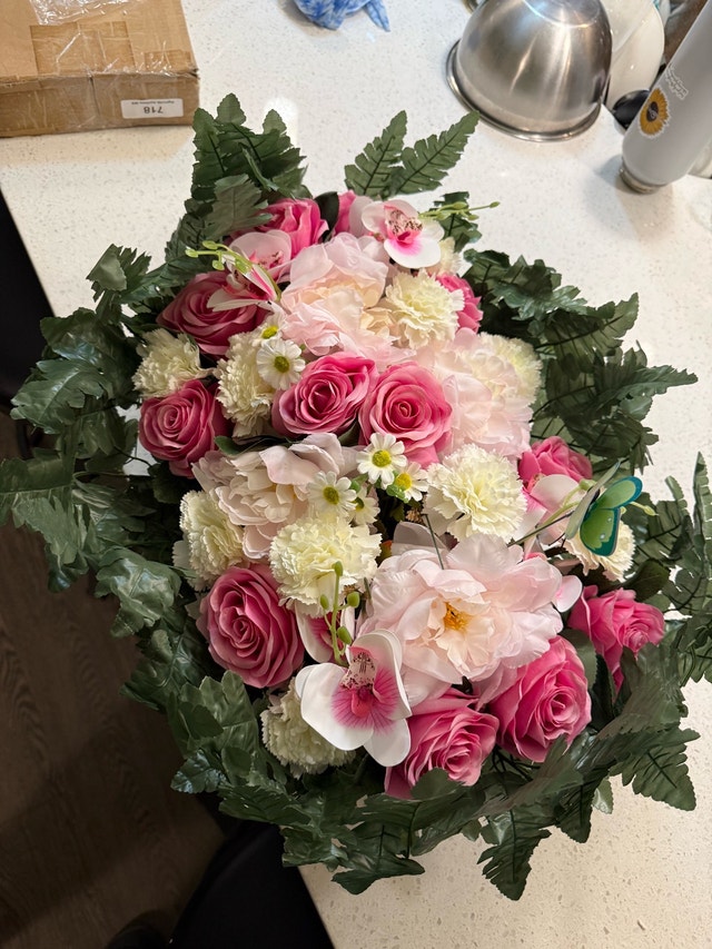 Floral Arrangement - photo 2