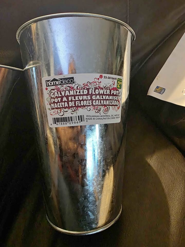Flower pot $1 each Pick Up Markham & Eglinton