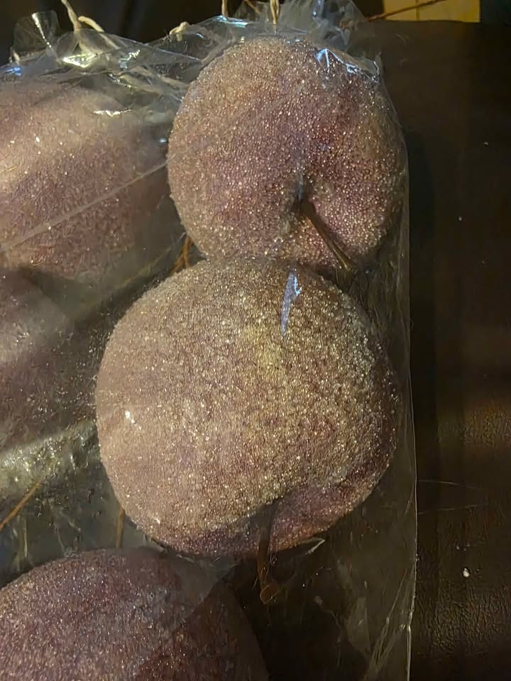 Decorative purple apple $4 Pick Up Markham &Eglinton - photo 2
