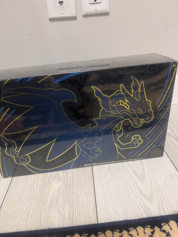 Charizard UPC - photo 4