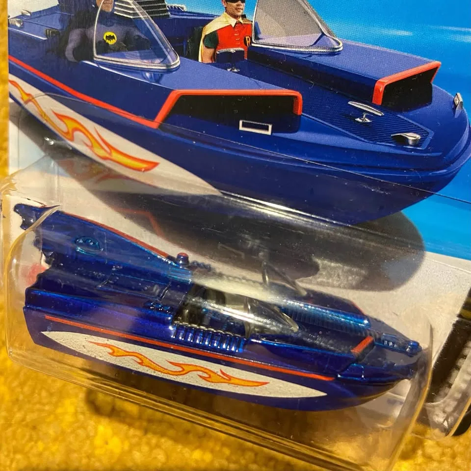 Hot Wheels Batman and Robin 1966 Bat Boat 2025 image indicator(2)
