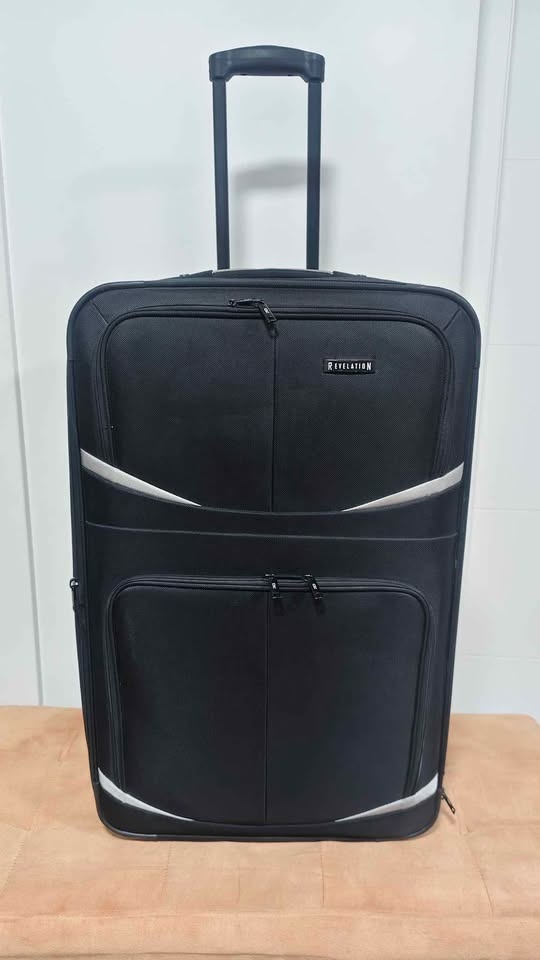 3 piece Revelation softside suitcase set - photo 3