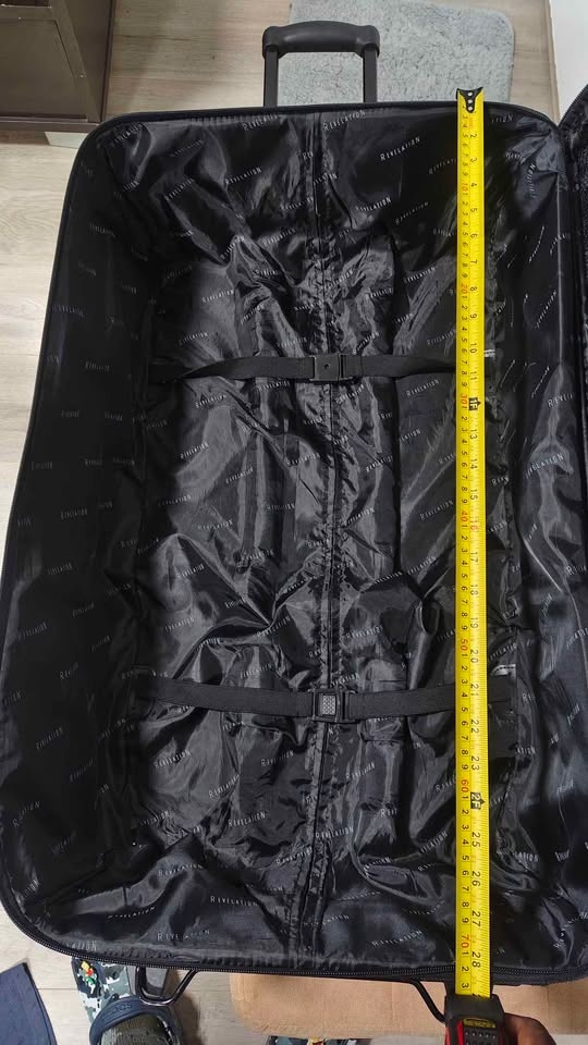 3 piece Revelation softside suitcase set - photo 5