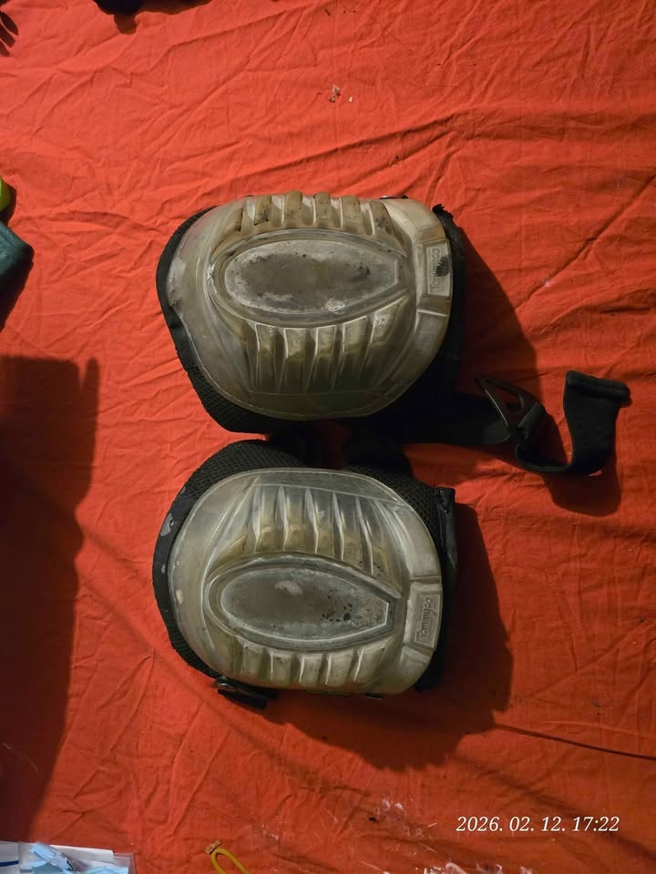 Used knee pads for sale. - photo 4