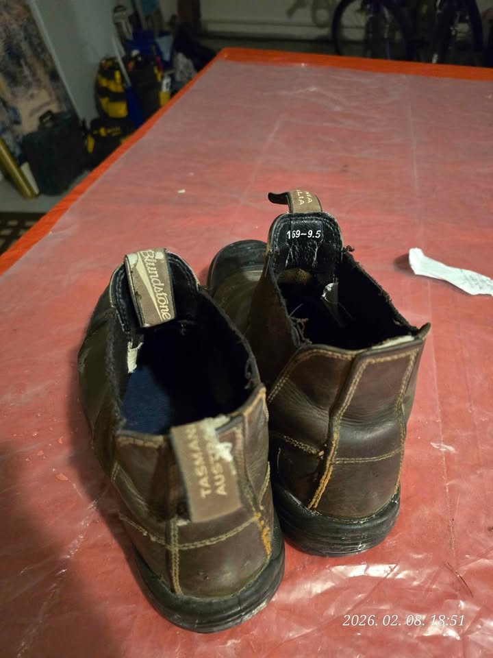 [Moving Sale] Blundstone Steel Toe Work Boots - Size 9.5 - photo 3