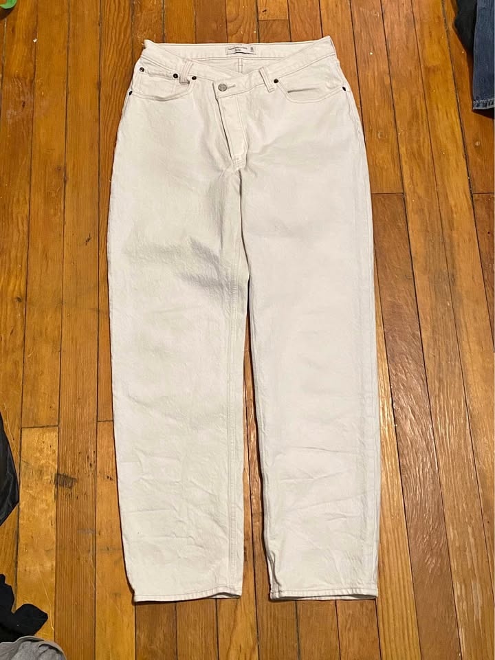 Abercrombie & Finch High Rise White Jeans 30