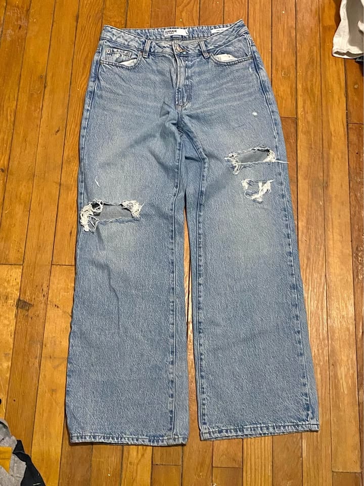 2010’s Garage Wideleg Distressed Ripped Jeans