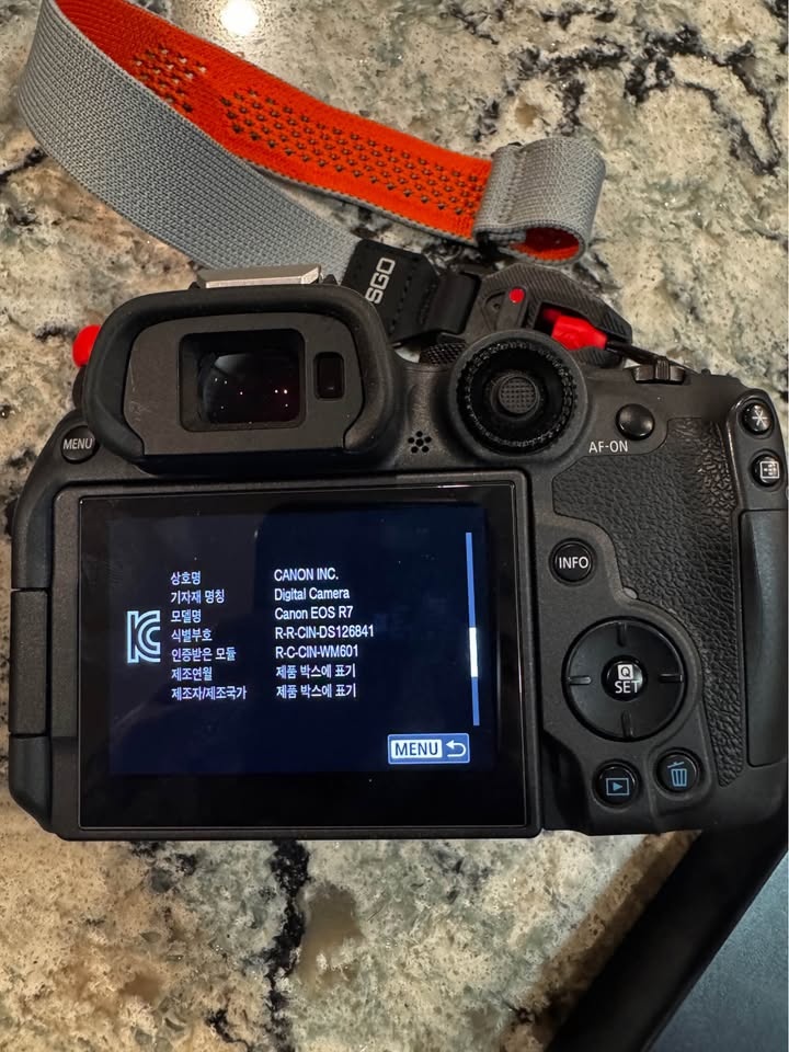 Canon R7 Camera Kit with Lenses & Accessories - photo 3