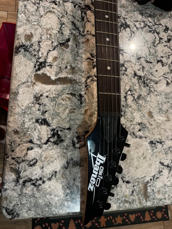 Ibanez Gio GRX70QA Electric Guitar - photo 2