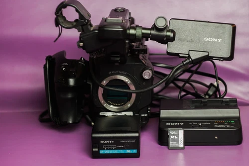 Sony PXW-FS5 XDCAM 4K Super 35 Camcorder w/ 500 Hrs