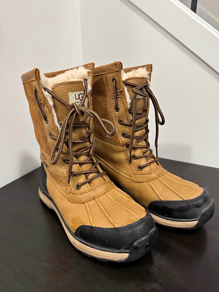 Ugg adirondack lll boots size 7.5