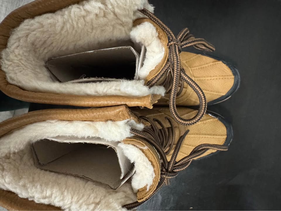 Ugg adirondack lll boots size 7.5 - photo 3