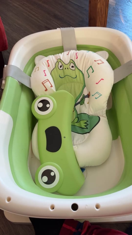 Infant to toddler rocker, Piano, Frog infant bath tub, Bath wedg - photo 3