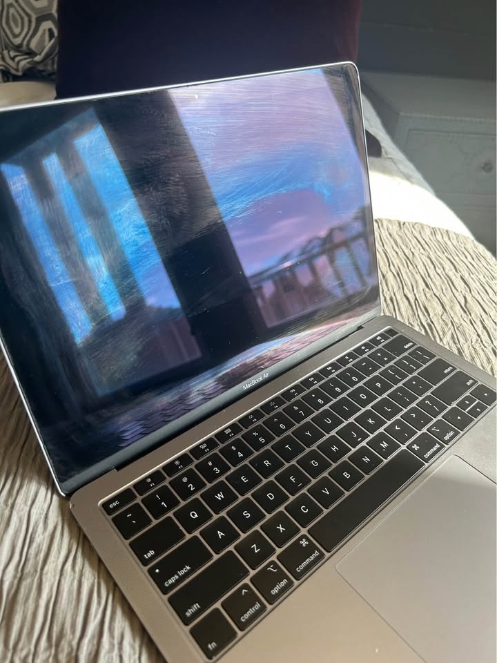 2019 Macbook Air - photo 2