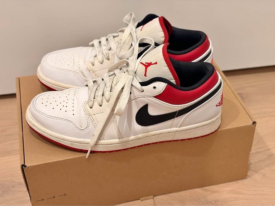 Nike Air Jordan 1 Retro Low White University Red US 7.5 M