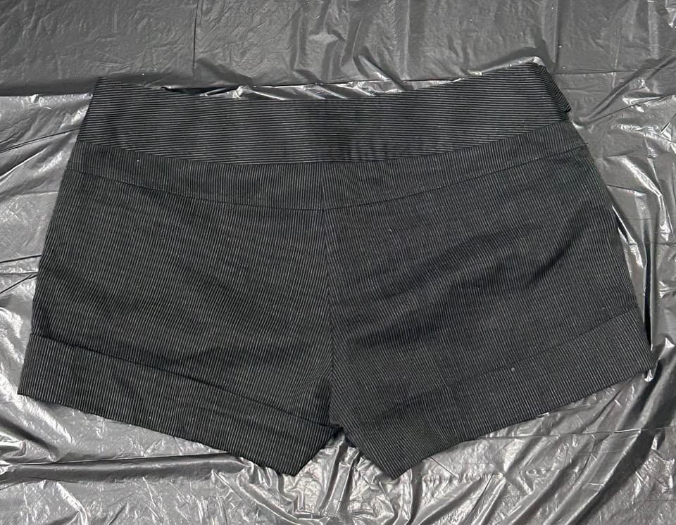 Vintage Le Chateau Stripped Stitched Shorts w/ Belt Size 9/10 - photo 3