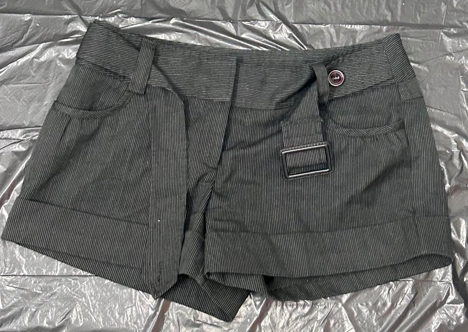 Vintage Le Chateau Stripped Stitched Shorts w/ Belt Size 9/10 - photo 4