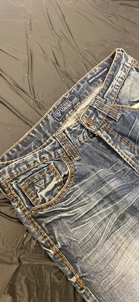 Vintage Guess Desmond Relaxed Straight Fit Jeans Size 31 - photo 2