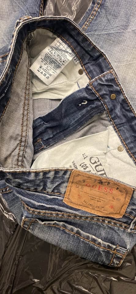 Vintage Guess Desmond Relaxed Straight Fit Jeans Size 31 - photo 3