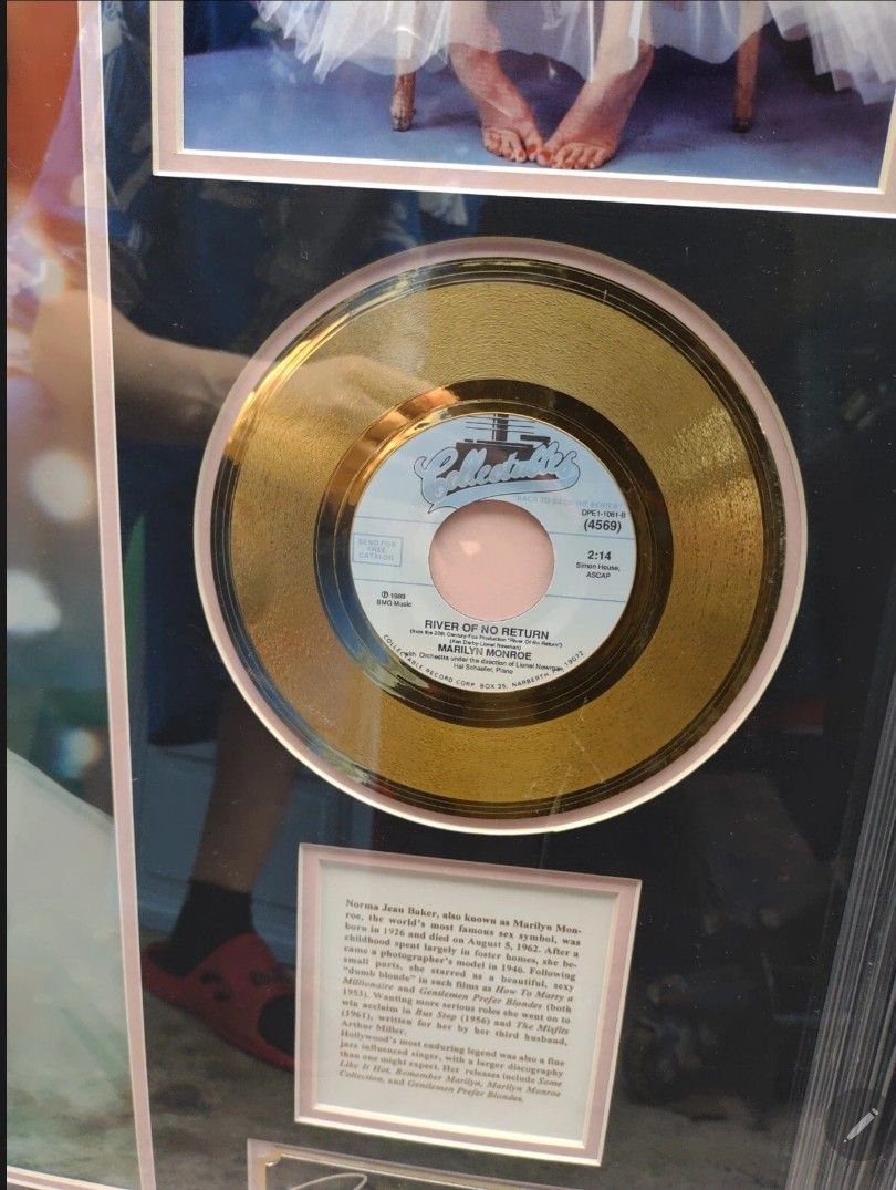 Marilyn Monroe River of No Return 24kt Gold Record Frame - photo 2